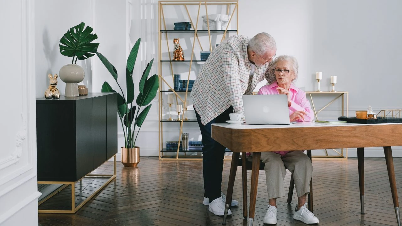 I Turned Down a $612,000 Pension Lump Sum — the $3,400 Monthly Check Won the Spreadsheet War