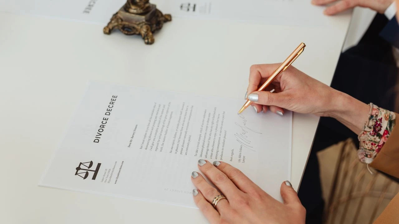 I Signed The Odometer Disclosure Wrong At The Notary — It Voided My Sale For 23 Days